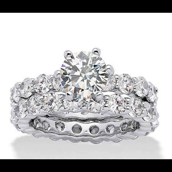 Engagement Ring - Picture 4 of 9